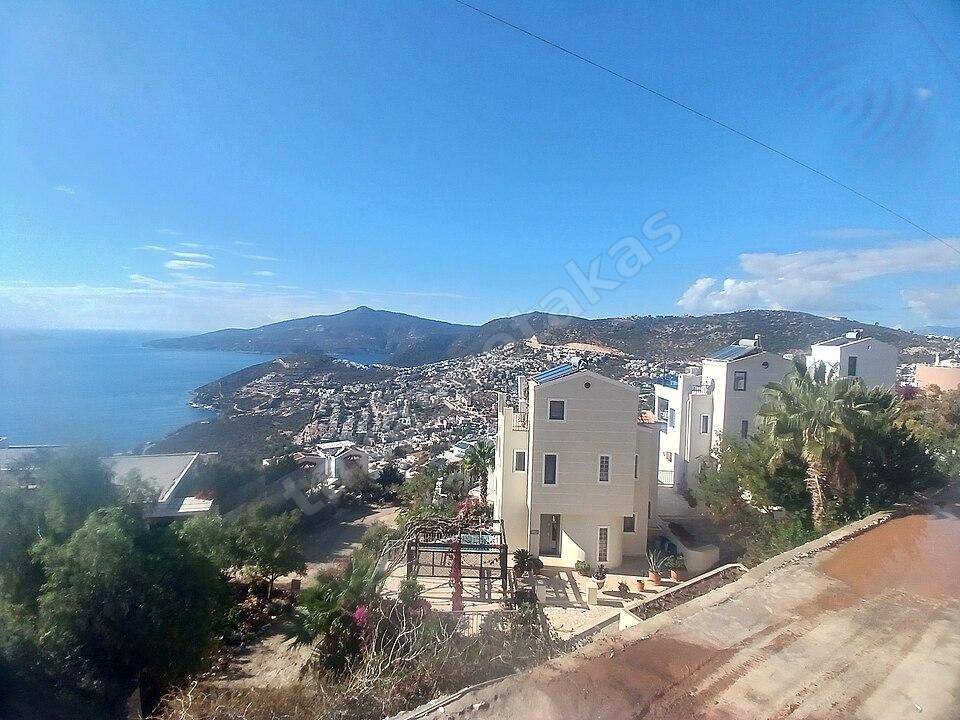Kalkan'da Koy Manzaralı Üç Katlı Müstakil Yazlık Villa