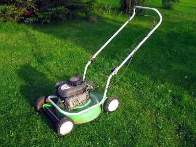 Viking MB 2 R benzinli çim biçme makinesi